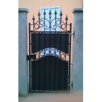 CANCELLO PEDONALE in Ferro Battuto . Realizzazioni Personalizzate . Cod. 083
