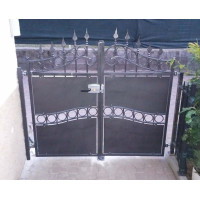 CANCELLO PEDONALE in Ferro Battuto . Realizzazioni Personalizzate . Cod. 083