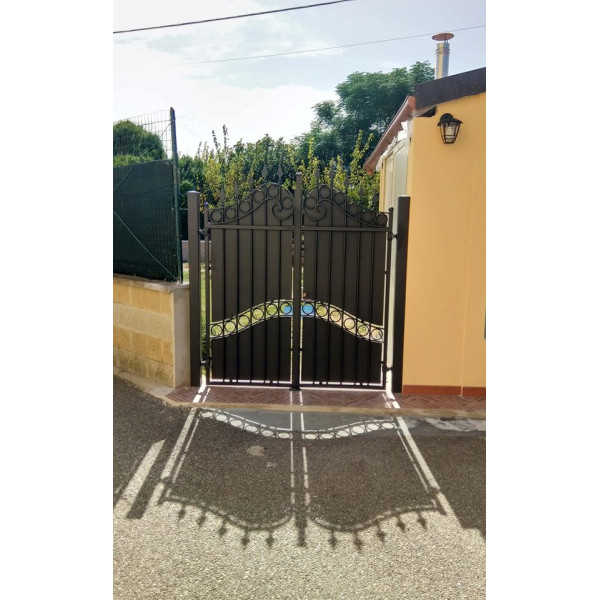 CANCELLO PEDONALE in Ferro Battuto . Realizzazioni Personalizzate . Cod. 083