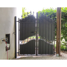 CANCELLO PEDONALE in Ferro Battuto . Realizzazioni Personalizzate . Cod. 083
