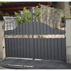 Wrought Iron Driveway Gate. Personalised Executions. 094