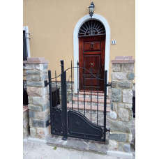CANCELLO PEDONALE in Ferro Battuto . Realizzazioni Personalizzate . Cod. 1502