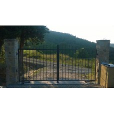 Wrought Iron Driveway Gate. Personalised Executions. 1506