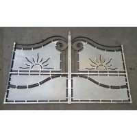 Driveway Gate in Iron Design with laser cutting . Personalised Executions. 1516