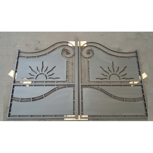 Driveway Gate in Iron Design with laser cutting . Personalised Executions. 1516