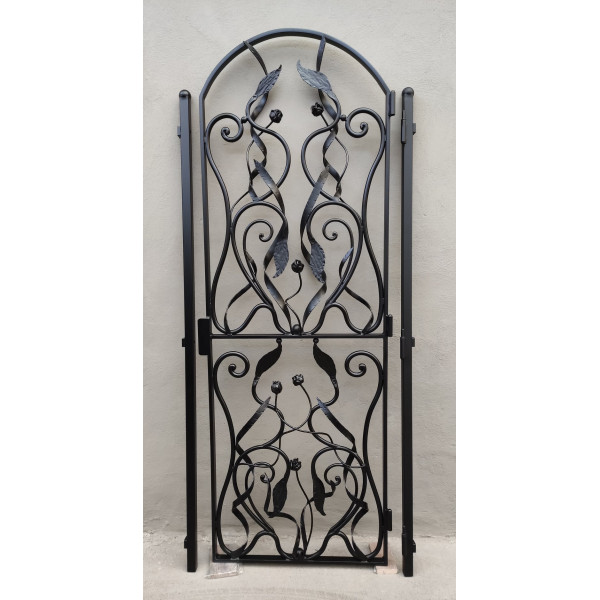 CANCELLO PEDONALE in Ferro Battuto . Realizzazioni Personalizzate . Cod .1519