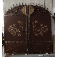 Pedestrian Gate in Iron Design with laser cutting . Personalised Executions. 1521