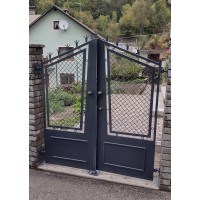  Iron Pedestrian Gate. Personalised Executions. 1534