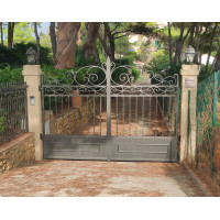 CANCELLO CARRABILE in Ferro Battuto . Realizzazioni Personalizzate . Cod. 1536