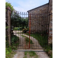 Wrought Iron Driveway Gate. Personalised Executions. 190