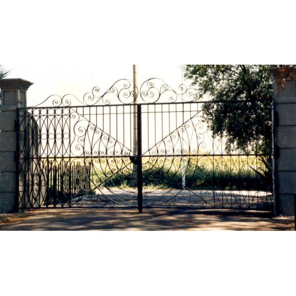 Wrought Iron Driveway Gate. Personalised Executions. 195