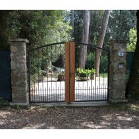 Wrought Iron Driveway Gate. Personalised Executions. 199