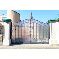 CANCELLO CARRABILE in Ferro Battuto . Realizzazioni Personalizzate . Cod. 2101