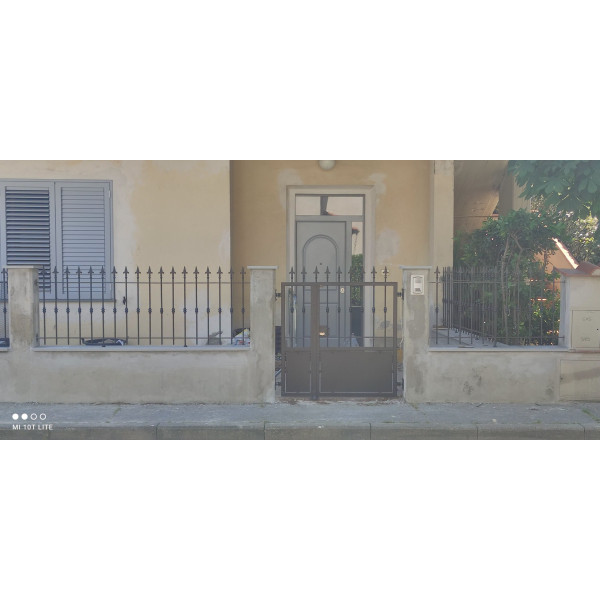 CANCELLO PEDONALE in Ferro . Realizzazioni Personalizzate . Cod. 2103