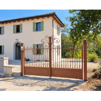 CANCELLO CARRABILE in Ferro Battuto . Realizzazioni Personalizzate . Cod. 2106 CANCELLO CARRABILE in Ferro Battuto . Realizzazioni Personalizzate . Cod. 2106