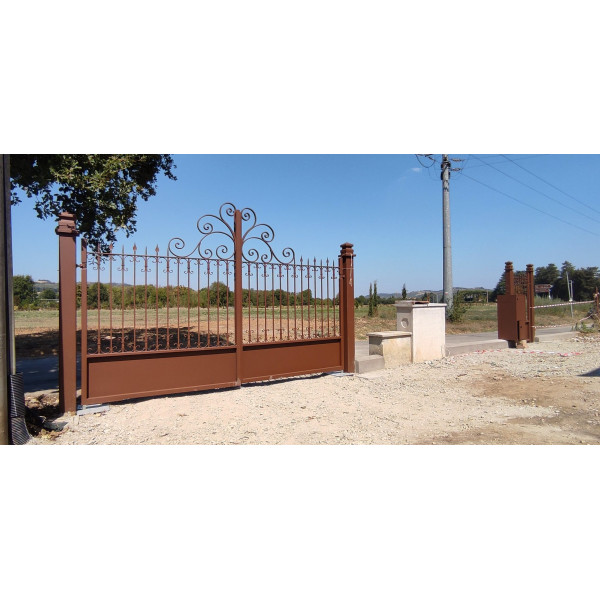 CANCELLO CARRABILE in Ferro Battuto . Realizzazioni Personalizzate . Cod. 2106 CANCELLO CARRABILE in Ferro Battuto . Realizzazioni Personalizzate . Cod. 2106