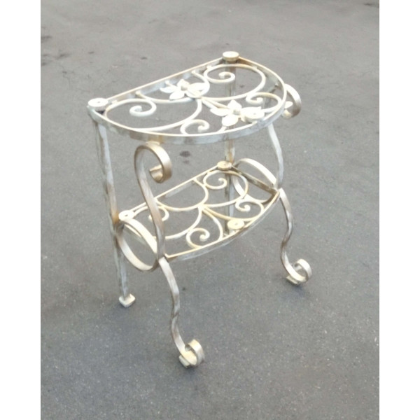 COMODINO in FERRO BATTUTO . Realizzazioni Personalizzate . 1251 COMODINO in FERRO BATTUTO . Realizzazioni Personalizzate . 1251