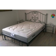 COMODINO in FERRO BATTUTO . Realizzazioni Personalizzate . 871 COMODINO in FERRO BATTUTO . Realizzazioni Personalizzate . 871