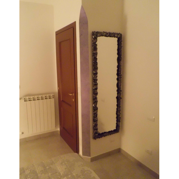 CORNICE design FERRO BATTUTO per Specchio o Foto con o senza LED . Realizzazioni Personalizzate . 850