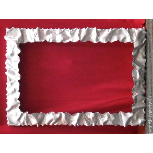 CORNICE design FERRO BATTUTO per Specchio o Foto con o senza LED . Realizzazioni Personalizzate . 850