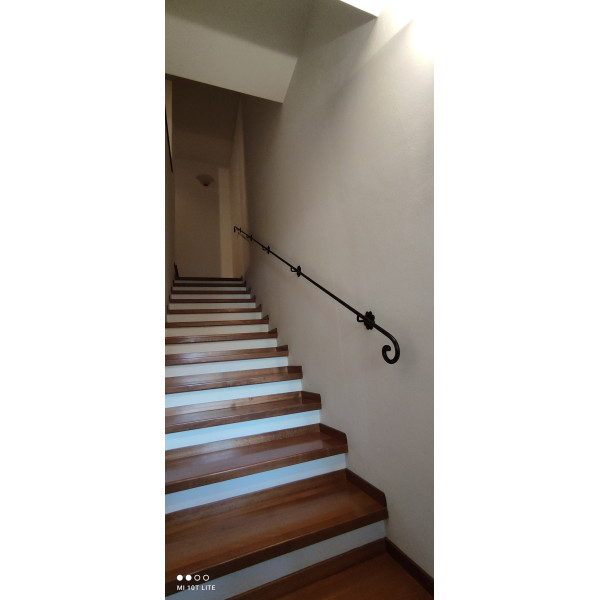 CORRIMANO in Ferro Battuto . Realizzazioni Personalizzate . 399