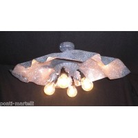 LAMPADARIO in Ferro Battuto . Dimensioni cm 46 x 41 circa . Colore Argento con brillantini . 252