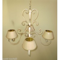 LAMPADARIO in Ferro Battuto . Dimensioni cm 66 x 46 circa . Colore Avorio e Oro . 265