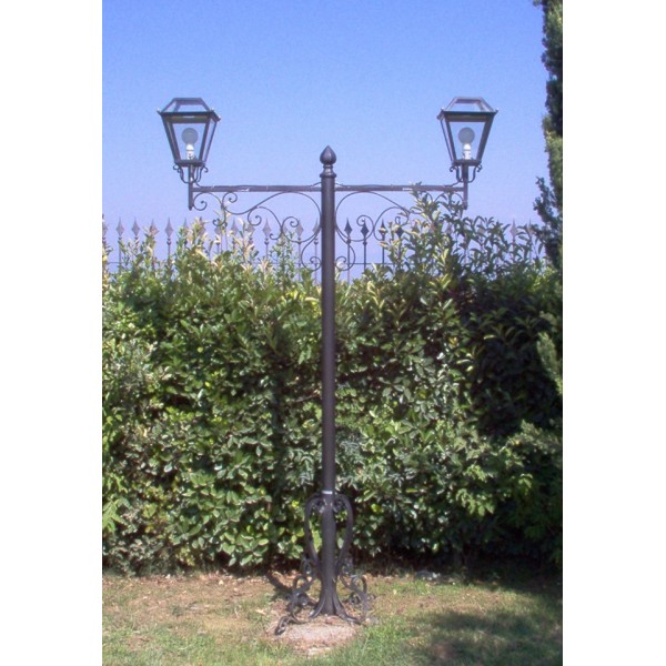 Wrought Iron Lantern. Personalised Executions. 1551