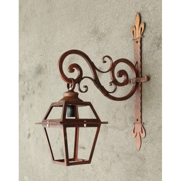 Wrought Iron Lantern. Personalised Executions. 1558