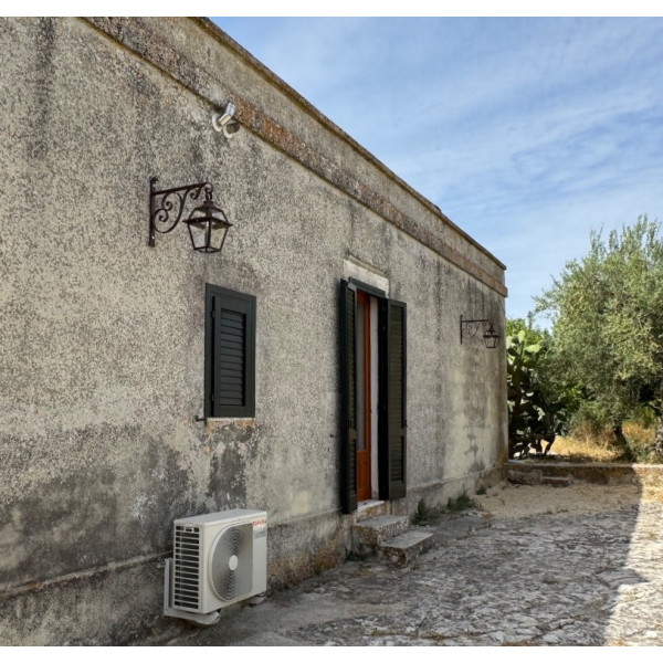 LAMPIONE . LANTERNA in Ferro Battuto . Realizzazioni Personalizzate . Cod. 1561