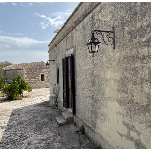 LAMPIONE . LANTERNA in Ferro Battuto . Realizzazioni Personalizzate . Cod. 1561