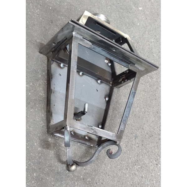 LAMPIONE . LANTERNA in Ferro Battuto . Realizzazioni Personalizzate . Cod. 1563
