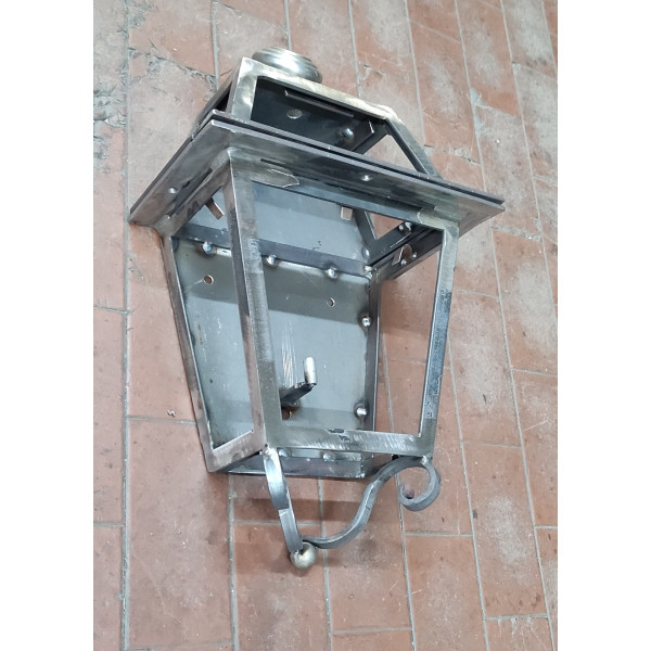 LAMPIONE . LANTERNA in Ferro Battuto . Realizzazioni Personalizzate . Cod. 1563