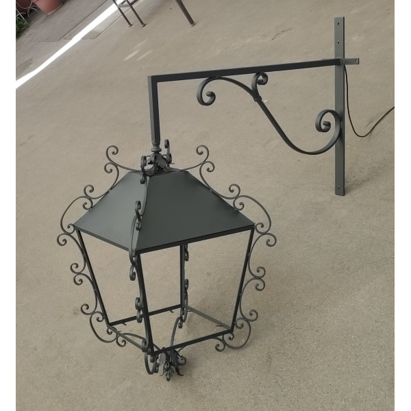 LAMPIONE . LANTERNA in Ferro Battuto . Realizzazioni Personalizzate . Cod. 1569