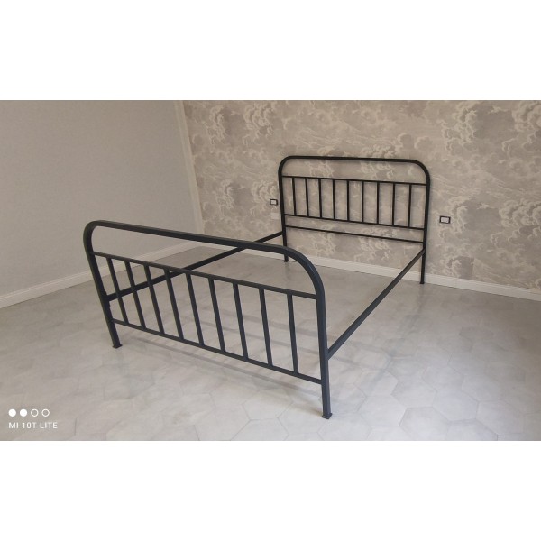 LETTO in FERRO BATTUTO . Realizzazioni Personalizzate . 922