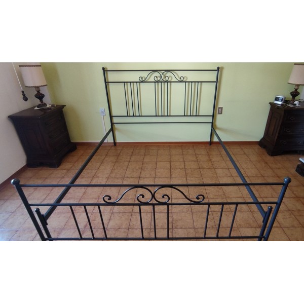 LETTO in FERRO BATTUTO . Realizzazioni Personalizzate . 925