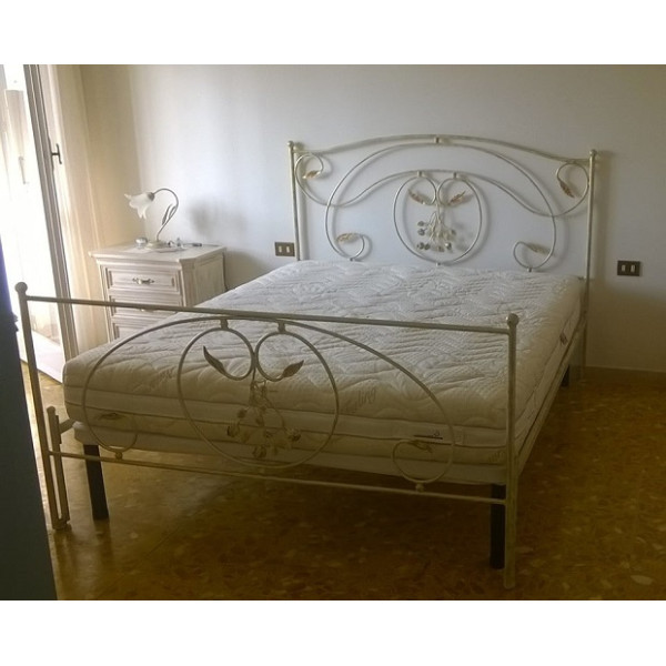 LETTO in FERRO BATTUTO . Realizzazioni Personalizzate . Cod. 927