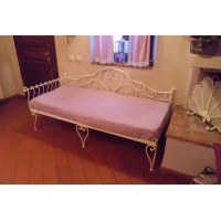 DIVANO LETTO in FERRO BATTUTO . Realizzazioni Personalizzate . 932