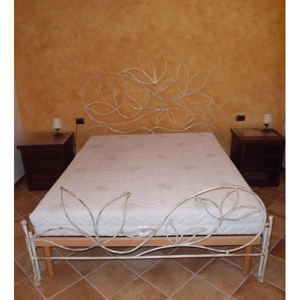 LETTO in FERRO BATTUTO . Realizzazioni Personalizzate . 937