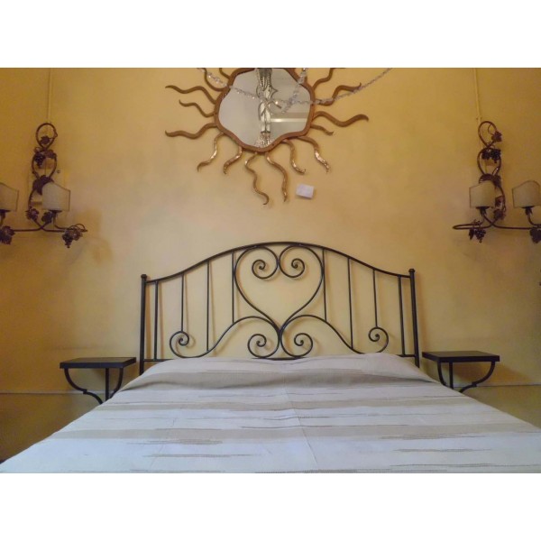 Wrought iron bed. Personalised Executions. 945