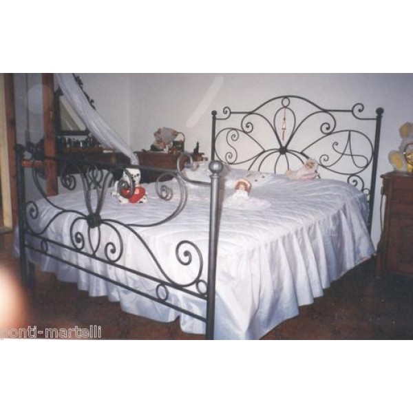 LETTO in FERRO BATTUTO . Realizzazioni Personalizzate . 967