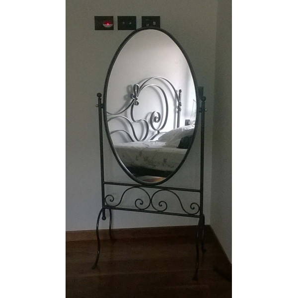 LETTO in FERRO BATTUTO . Realizzazioni Personalizzate . Cod. 989
