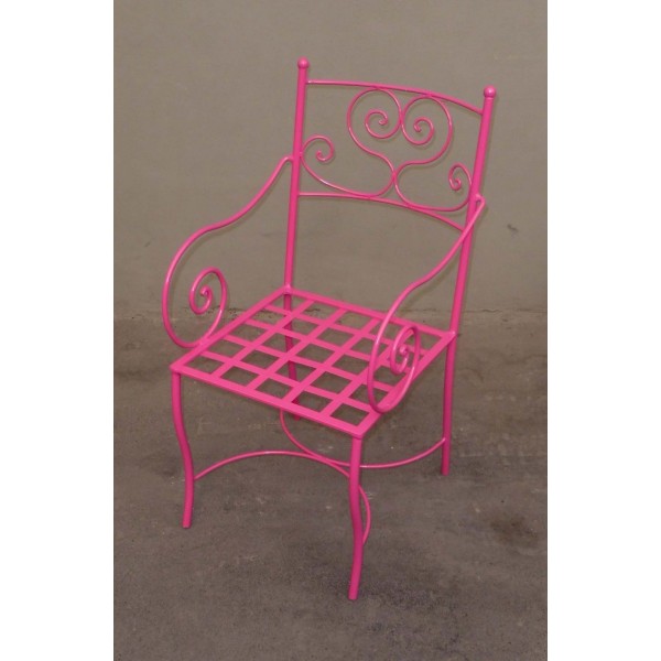 Sedia in Ferro Battuto . Dimensioni cm 44 x 42 x 91 circa . Colore rosa e bianco . 475