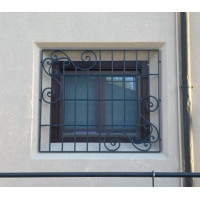 GRATA INFERRIATA in Ferro Battuto . Realizzazioni Personalizzate . Cod. 516